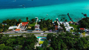 Hotel y Eco-Cabañas Azul María Bacalar